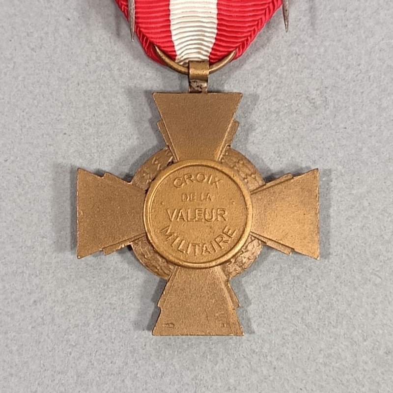 FRANCE MEDAILLE CROIX DE LA VALEUR MILITAIRE AVEC DEUX CITATIONS FRENCH CROSS FOR MILITARY VALOR